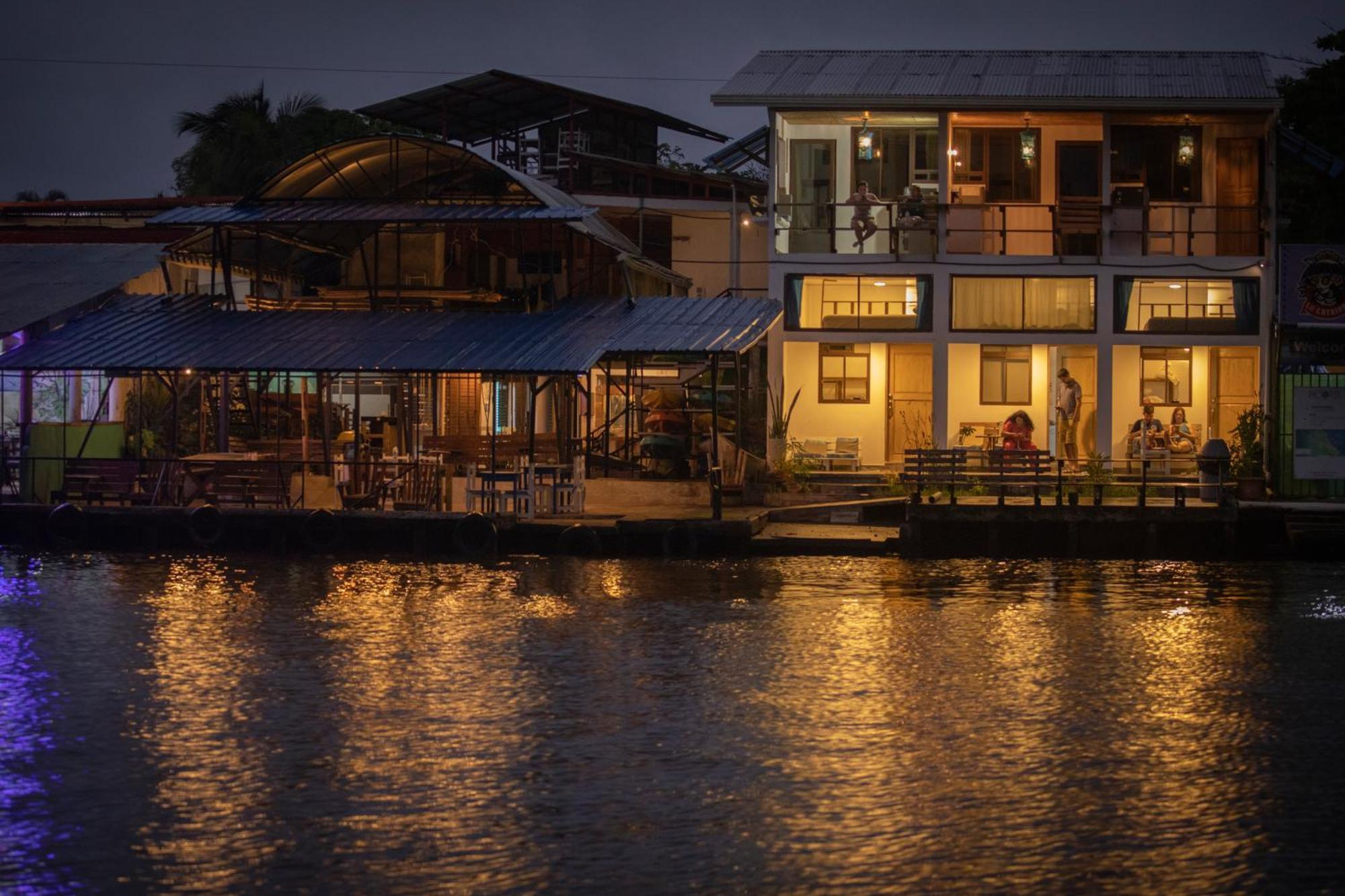 Hotel Pura Natura Riverside Tortuguero Ngoại thất bức ảnh